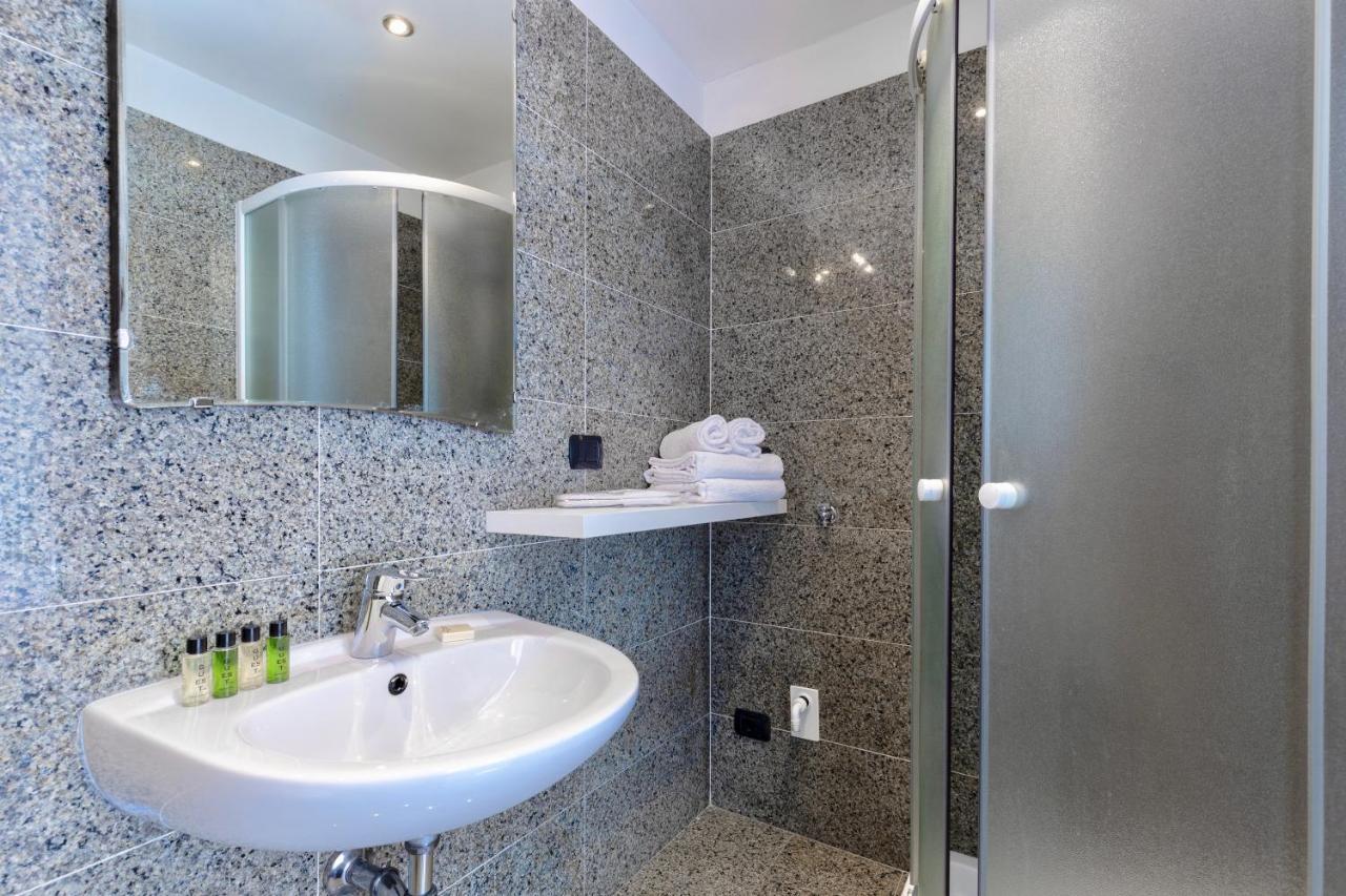 Aiello Suites Milan Bagian luar foto