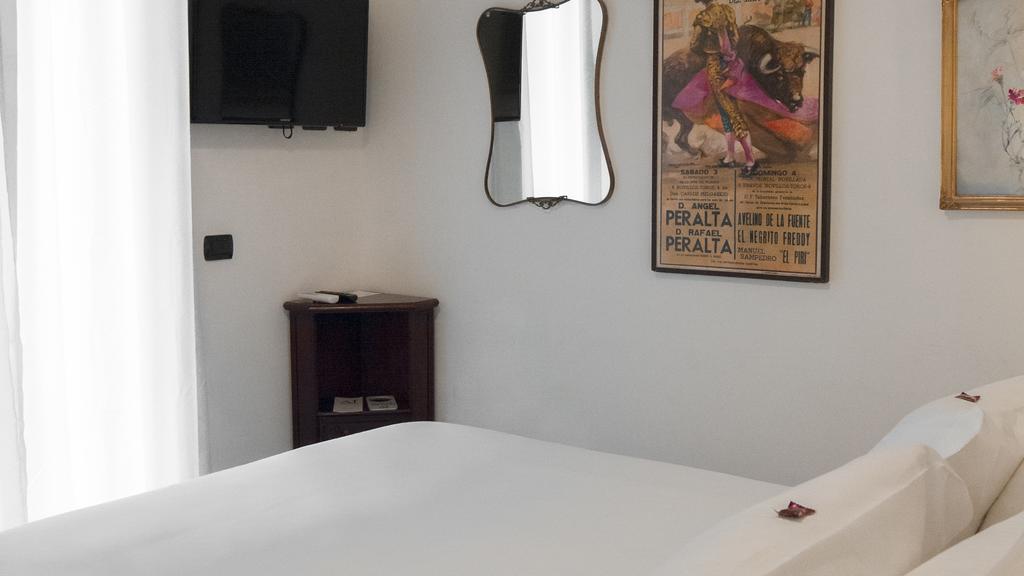 Aiello Suites Milan Bagian luar foto
